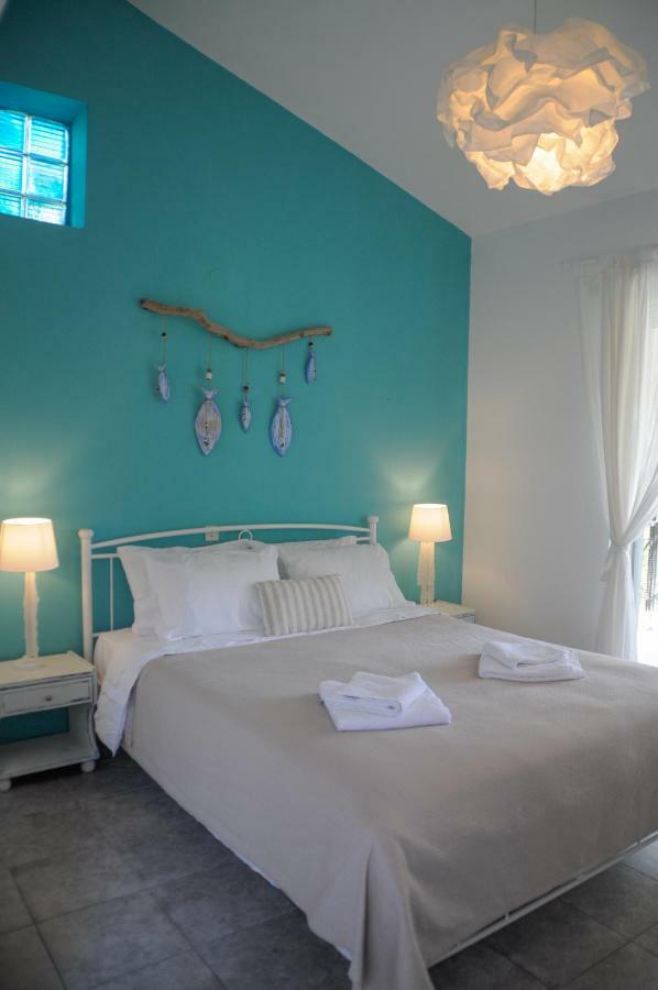 Heracles Guesthouse Rovies Ngoại thất bức ảnh